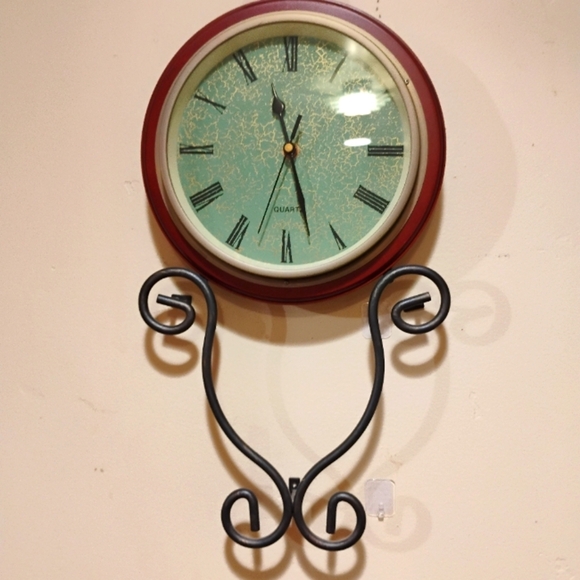 Vintage Quartz Wall Clock. Gorgeous! Works, And Looks Perfect! 10.5"x20" (R) - Picture 1 of 11